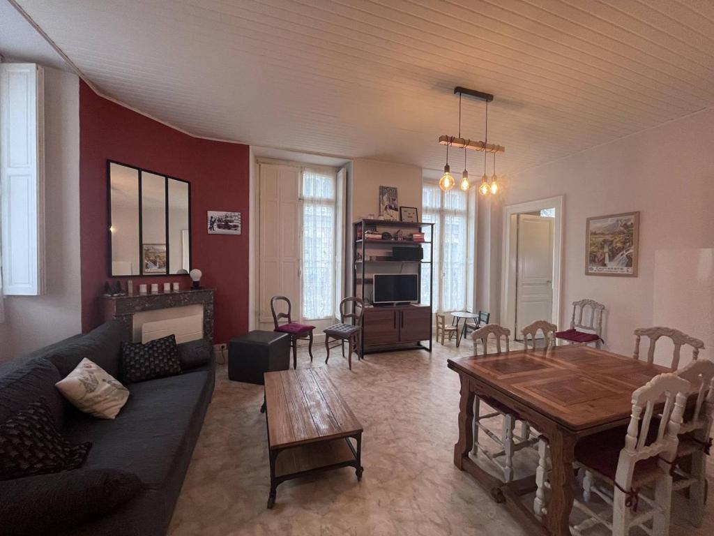 Appartement lumineux avec 2 ch. au cœur de Cauterets - FR-1-812-70 - 1