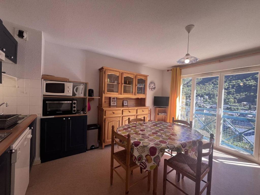 Charmant appart 6 pers, 2 ch, à Cauterets avec parking - FR-1-812-104, Cauterets