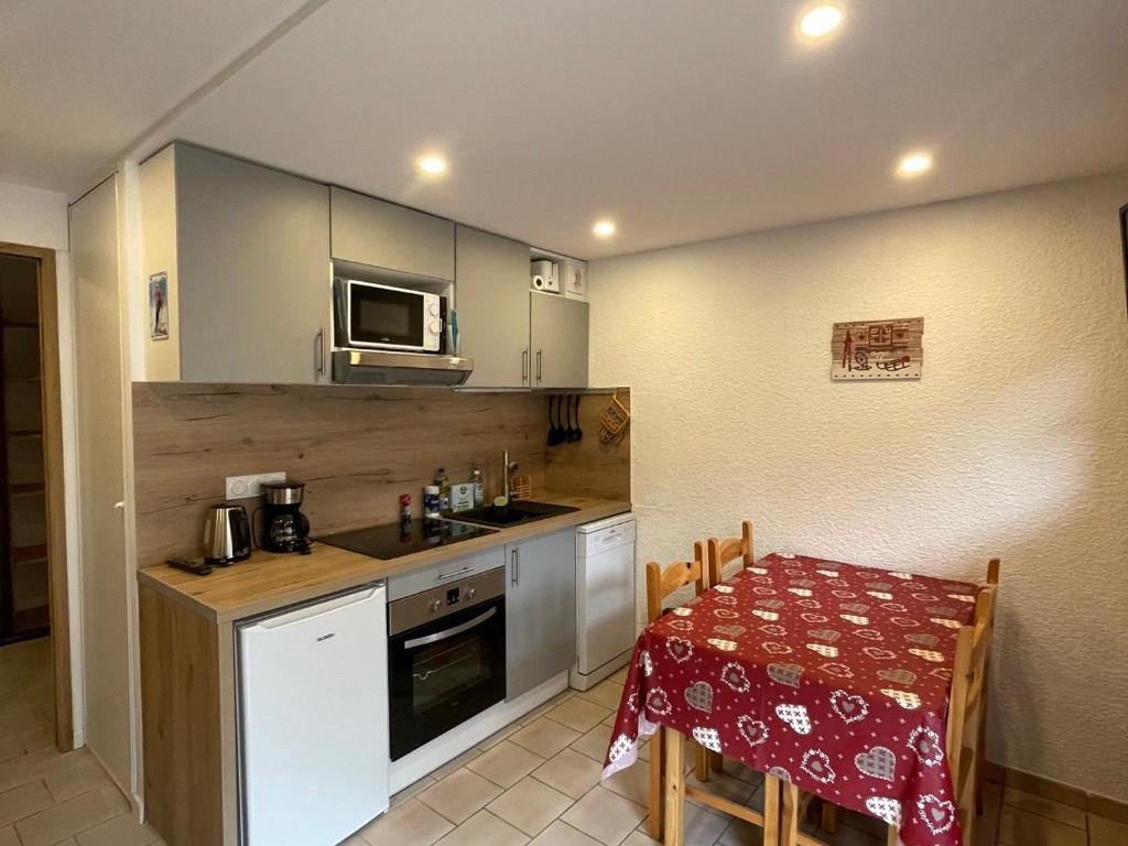 Studio cabine 4 pers avec balcon et wifi à Valloire - FR-1-263-543 - 3