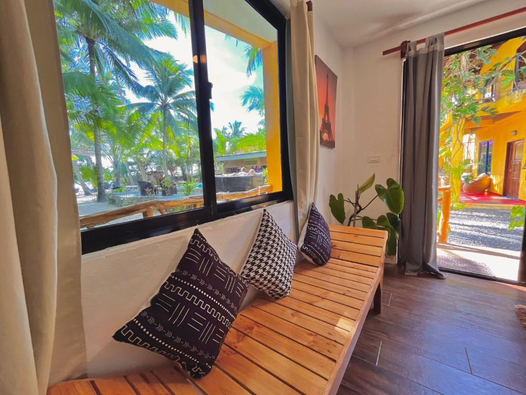 Apo Diver Beach Accomodation