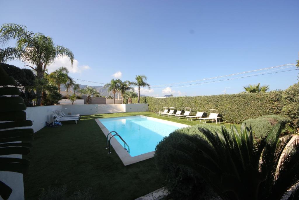 IRIS HOME Private Pool - 2