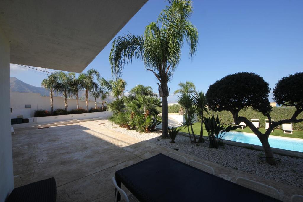 IRIS HOME Private Pool - 3