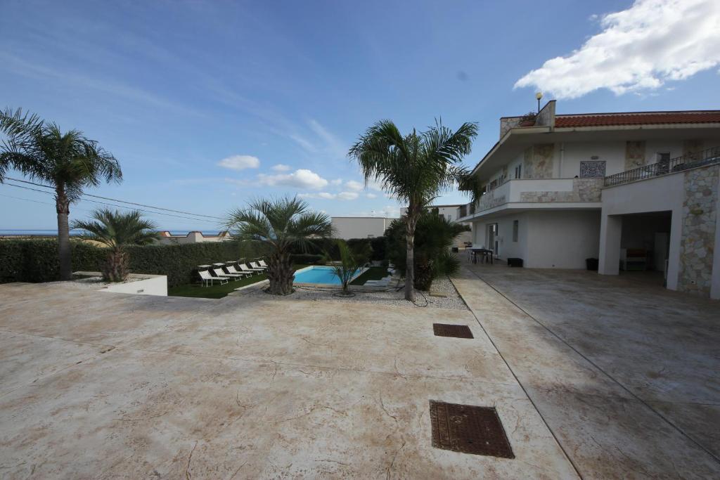 IRIS HOME Private Pool - 4