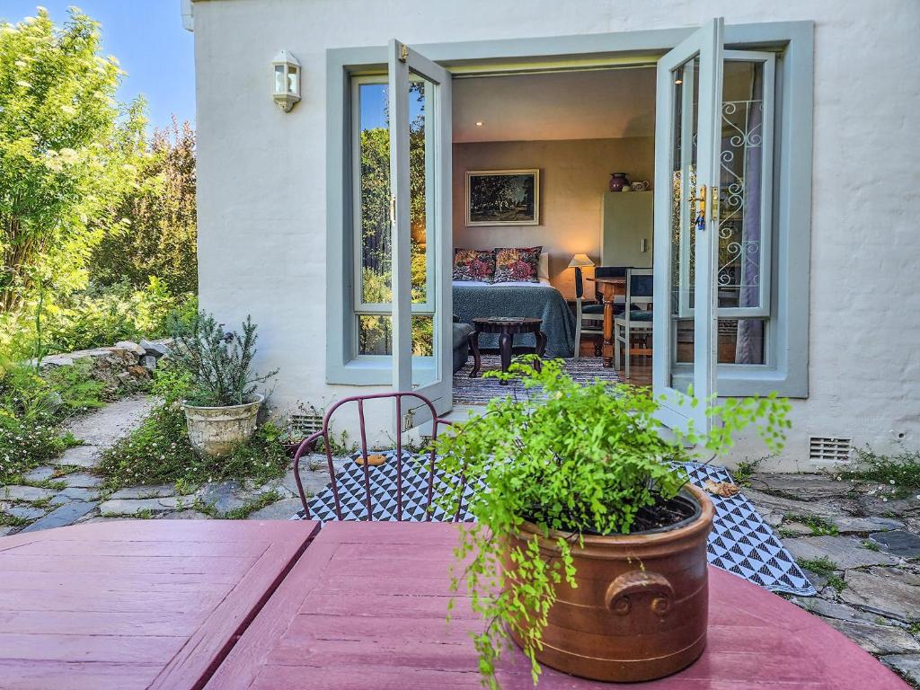 Stone Walled Garden View, Knysna