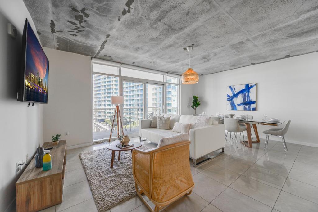 Modern Midtown Stay Pool Access & Free Parking, Miami