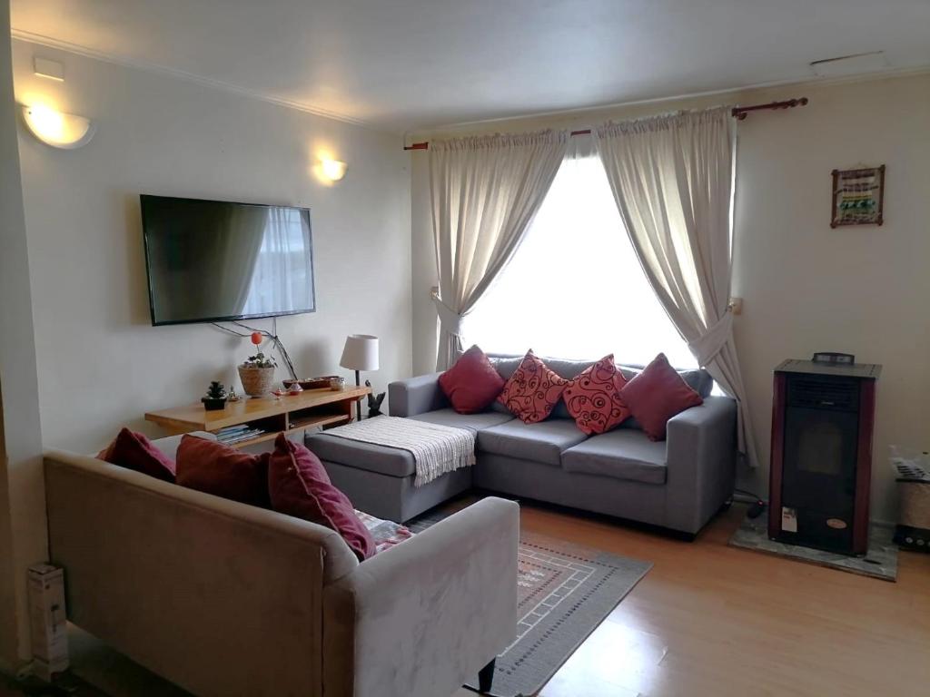 Acogedora casa en el sur de Chile, ubicada en barrio residencial - 2