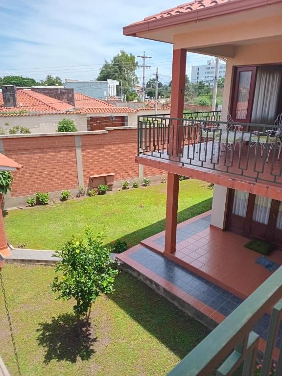 Departamento amoblado en segundo piso - 4