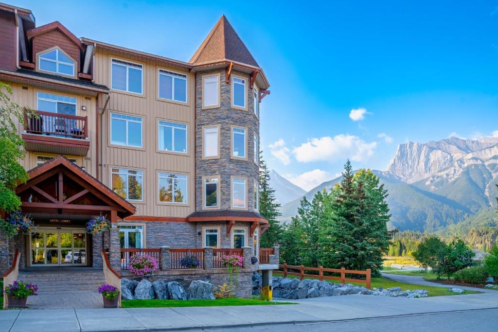 Falcon Crest Lodge by CLIQUE, Canmore