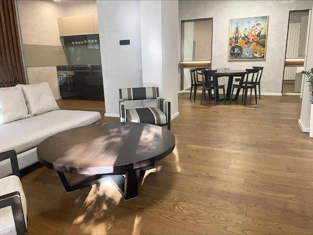 Three Bedroom Apartment Sava Square - 1