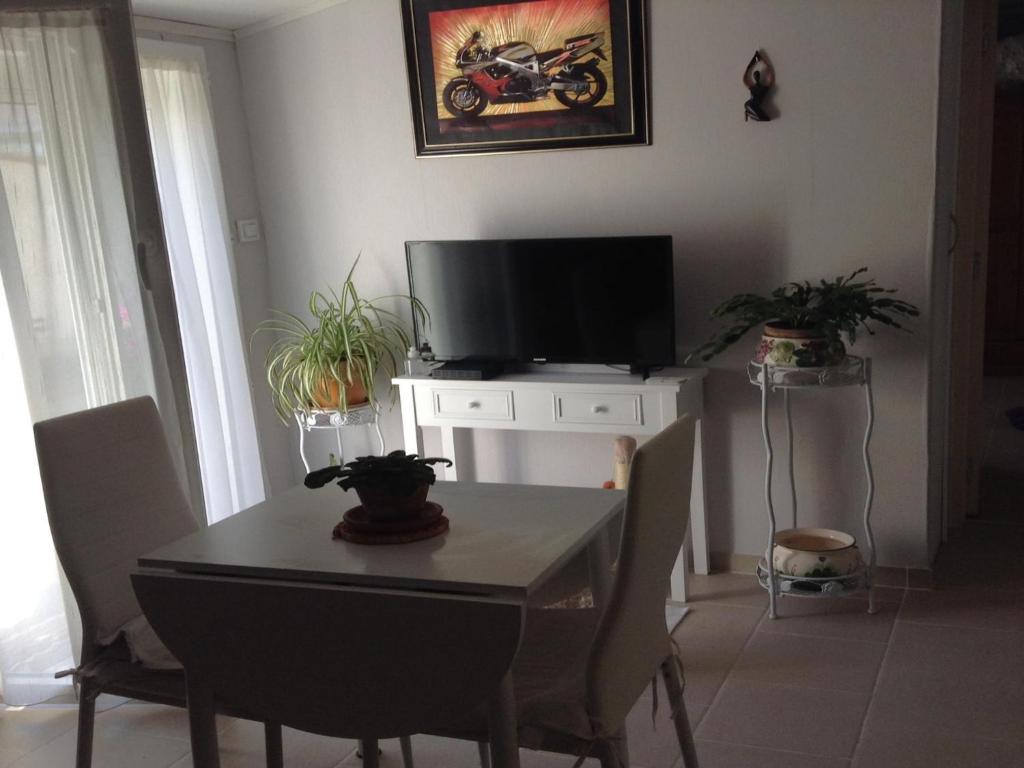 Charming town centre house with garden - 4