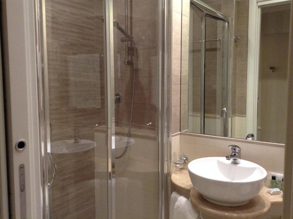 Hotel Flora Photo 36