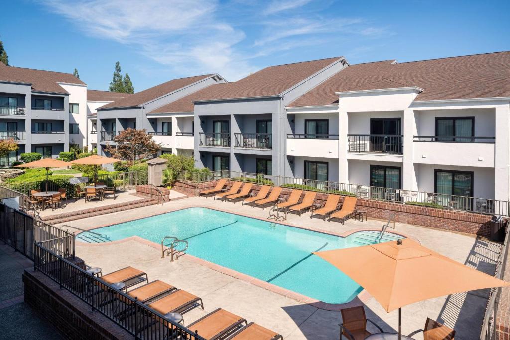 Swimming pool, Courtyard by Marriott Sacramento Rancho Cordova in Rancho Cordova (CA)