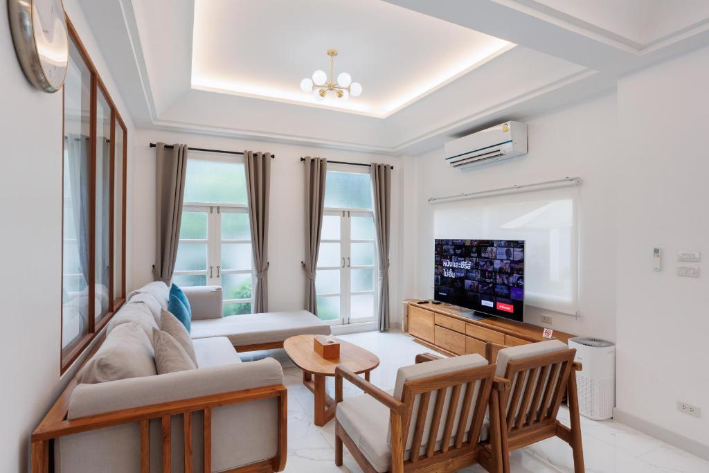 LKM Pool Villa