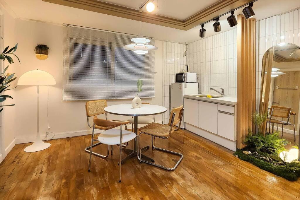 C-1 White Linen House,3br