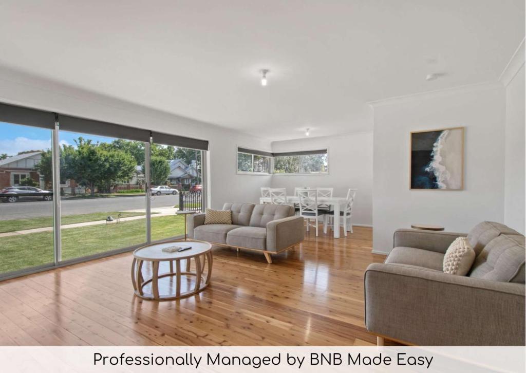 Morgan Abode - Walk to CBD, Modern Escape, Wagga Wagga