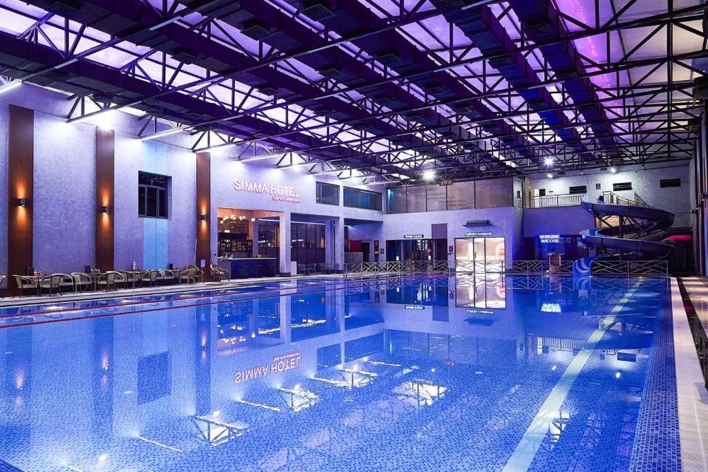 Swimming pool