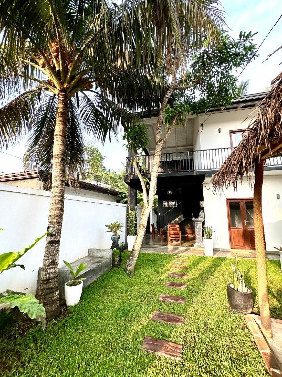 Surf Heavens, Dikwella