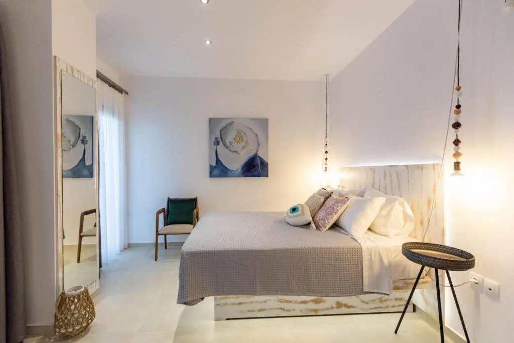 Blue Sea suites, hotel in Afitos
