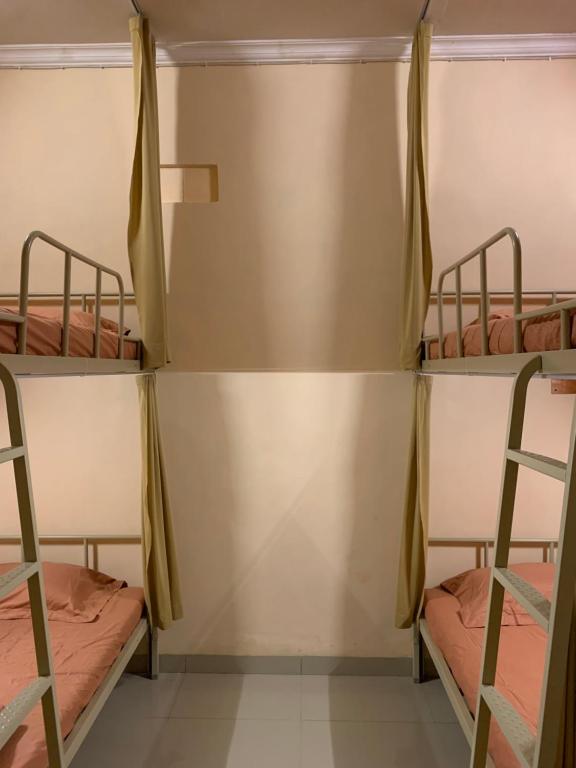 Backpacker Space, Macopa