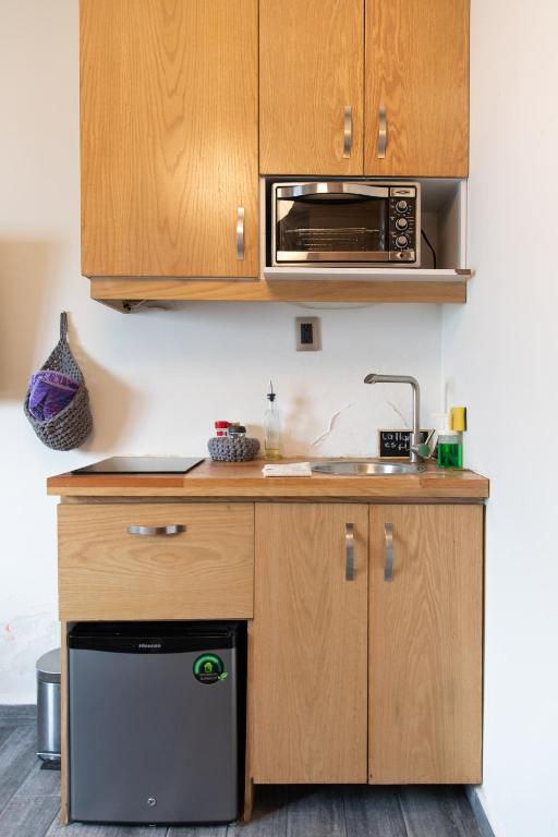 Encantador estudio privado con baño y kitchenette - 5
