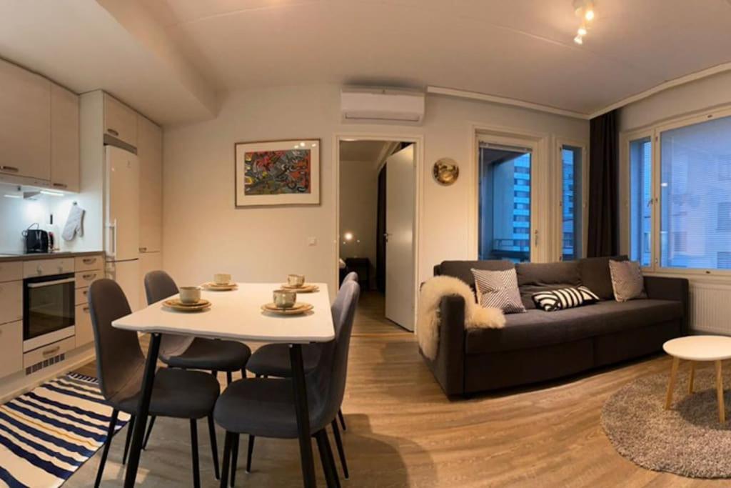 Modern apartment with sauna, balcony and parking A17, Turku