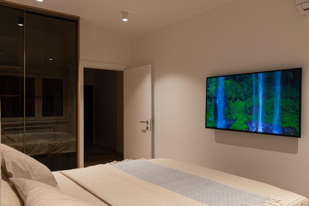 NEW Ama Apartment in the City Center with a Fantastic View - 5