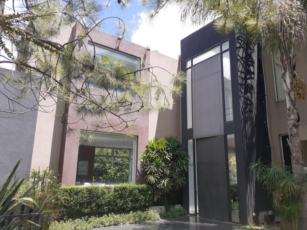 PILAR BARRIO PRIVADO con AMENITIES CASA 6 AMB CON PISCINA - 2