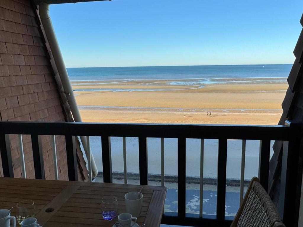 Appartement rénové 3 pièces, balcon vue mer, parking, internet, pour 4 pers. - FR-1-487-376 - 2