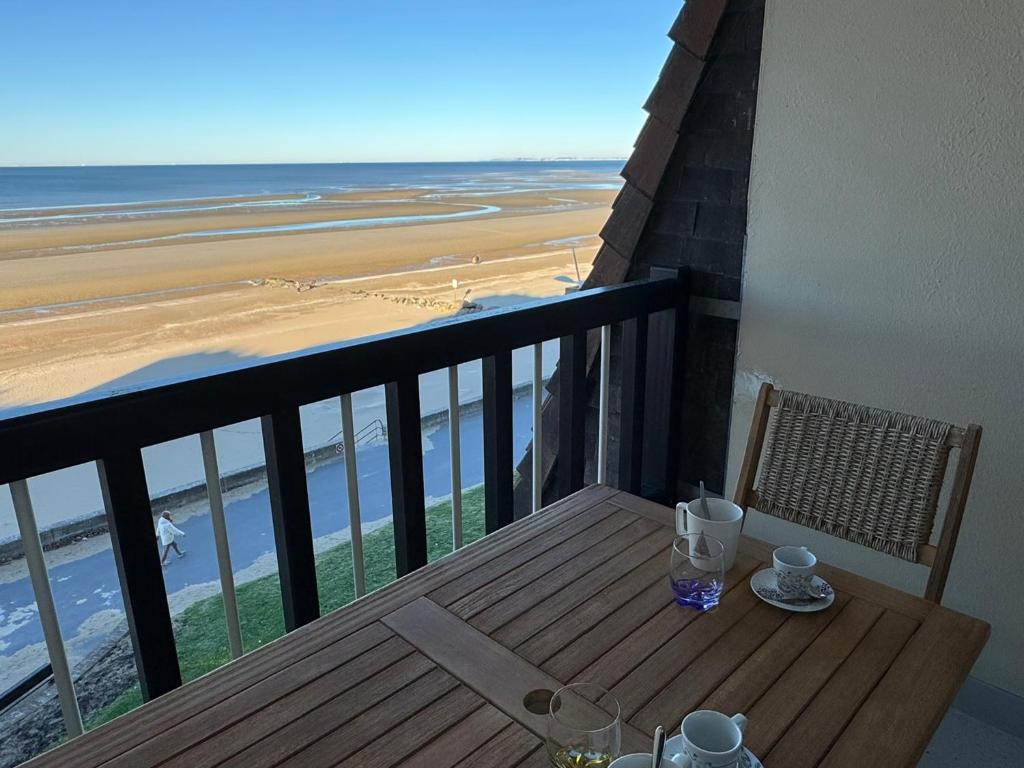 Appartement rénové 3 pièces, balcon vue mer, parking, internet, pour 4 pers. - FR-1-487-376 - 3