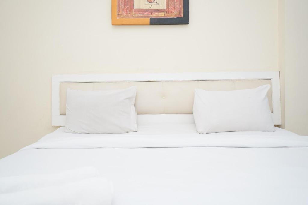 Fully Furnished with Comfortable Design 1BR Apartment Silkwood Residences By Travelio, Tangerang