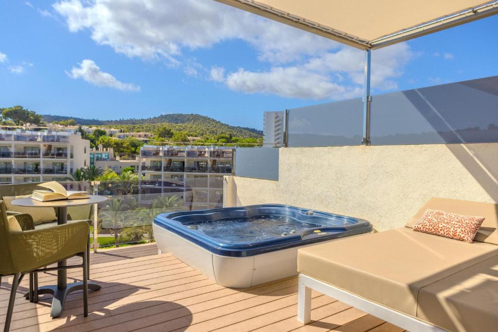 Zafiro Palace Palmanova — Palma Nova, Balearic Islands