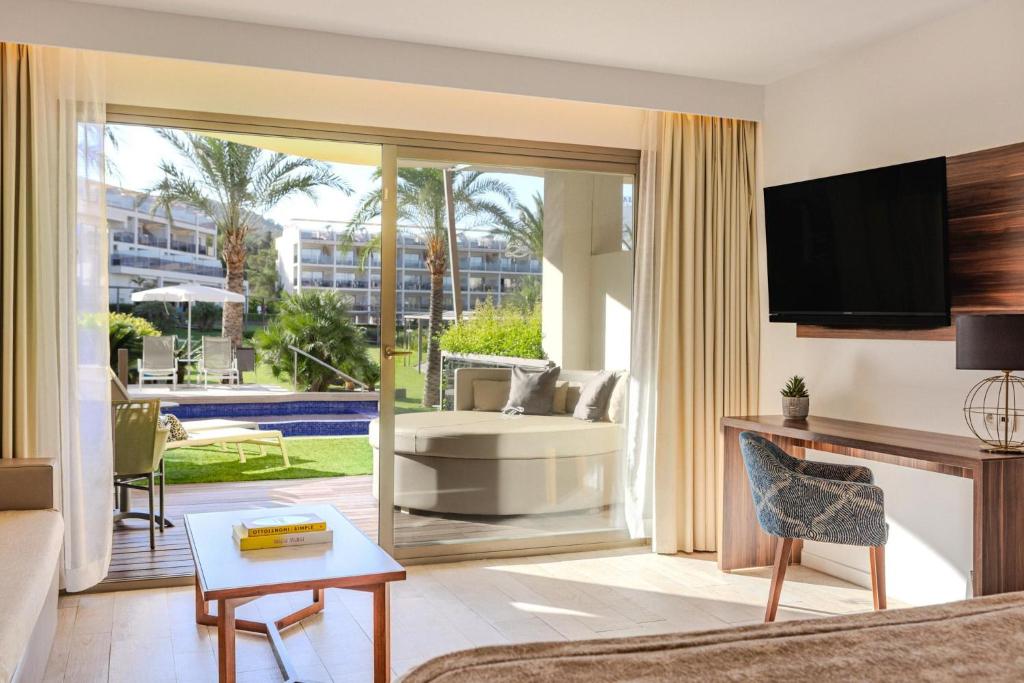 Zafiro Palace Palmanova — Palma Nova, Balearic Islands
