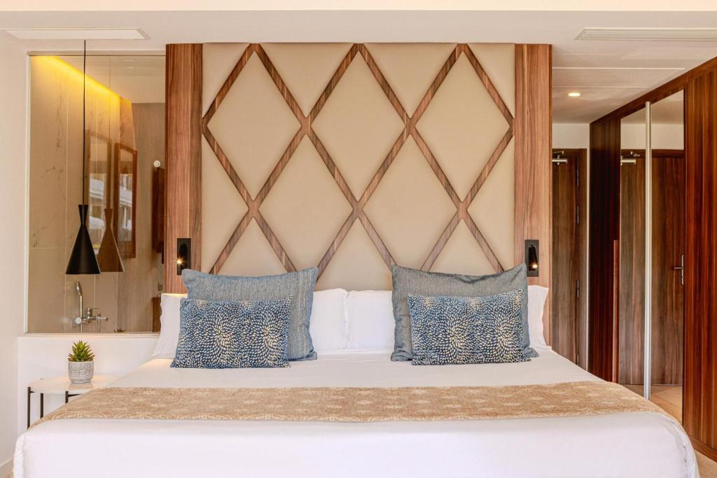 Zafiro Palace Palmanova — Palma Nova, Balearic Islands
