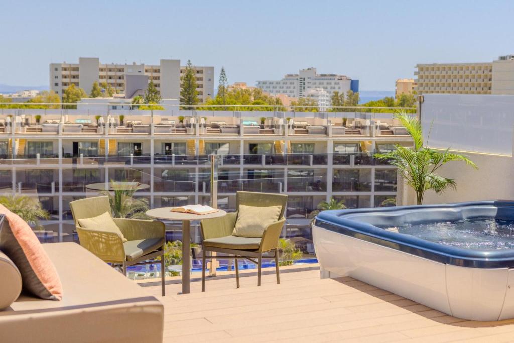 Zafiro Palace Palmanova — Palma Nova, Balearic Islands