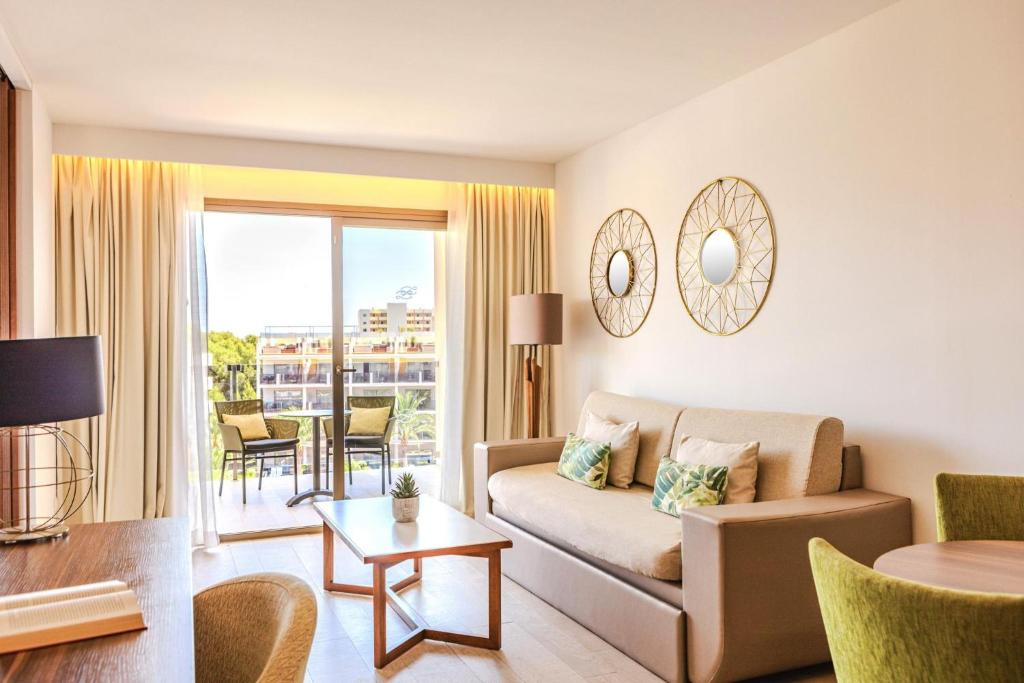 Zafiro Palace Palmanova — Palma Nova, Balearic Islands