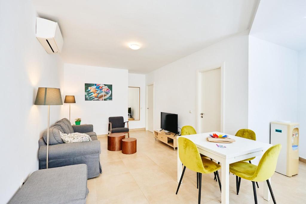 GC01 La Buena Vida by HolidayAndaluz, Torrox