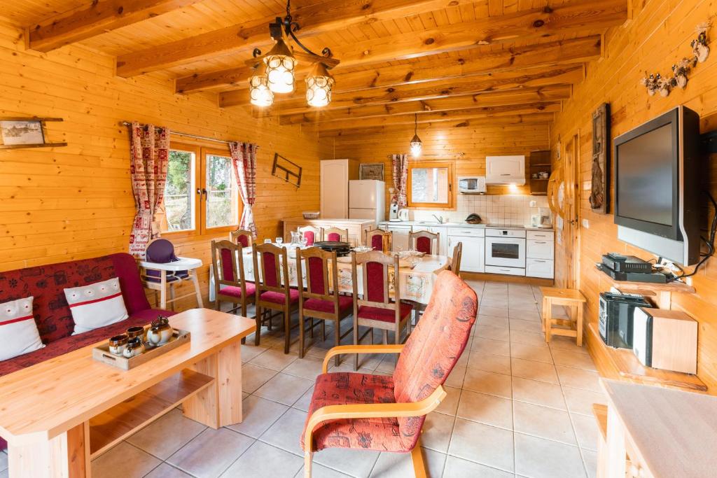 À 400m des pistes, confortable chalet pour 10 - 2