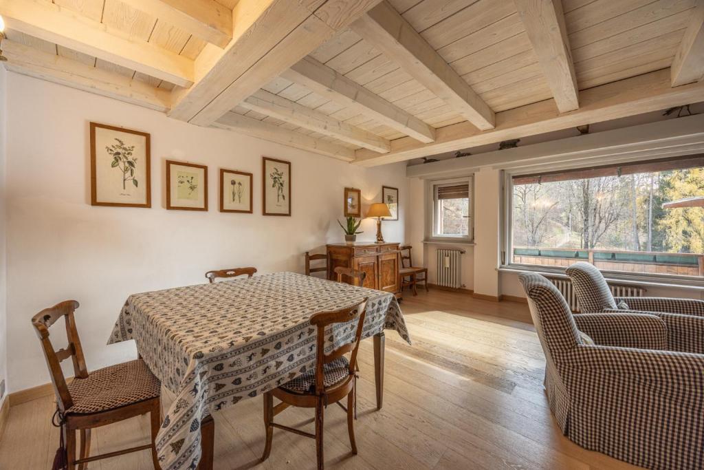 Casa Funivia, immersa nel verde e vicina al centro di Cortina - 2