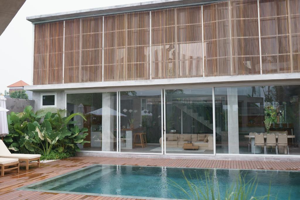 Designer LUXE Pool & Garden Villa! Rooftop, Ricefields, Beach 10mins - Canggu, Seminyak