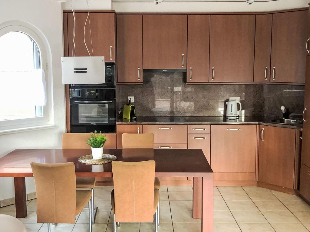 Apartment Edelweiss B-3 by Interhome - 3