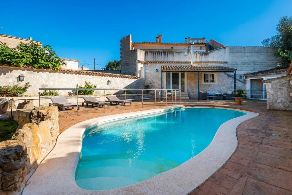 Villalonga, Maria de la Salut