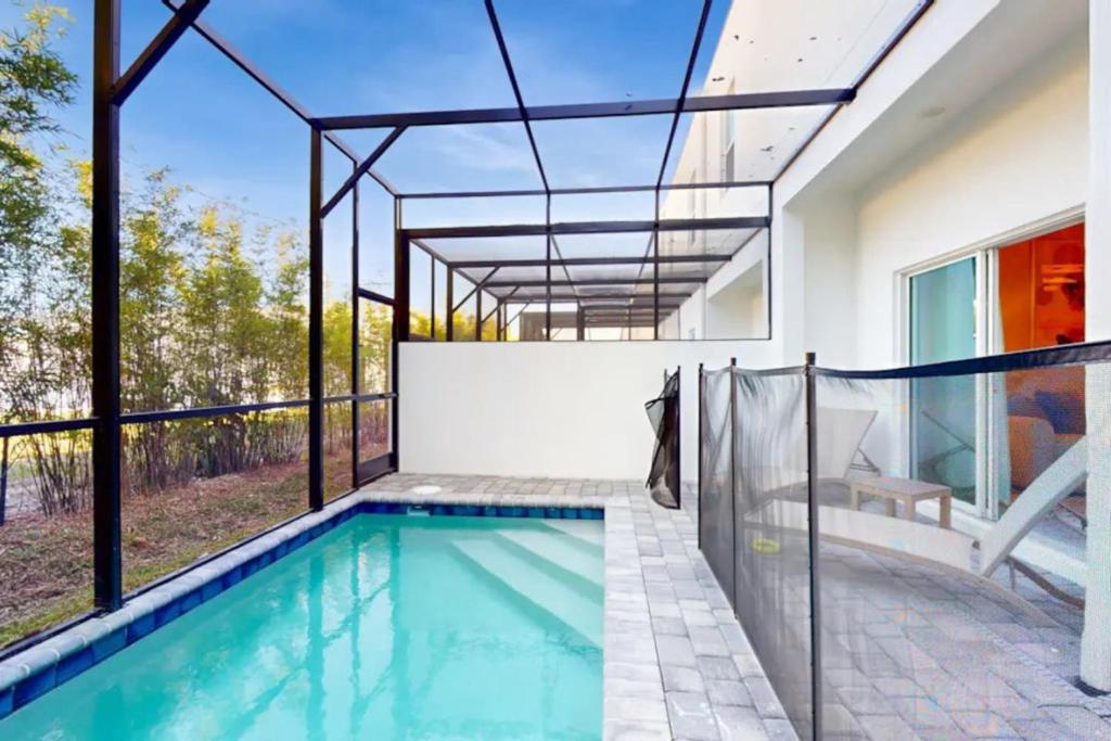 Spacious 5BR w Pool Close to Disney and Universal, Davenport