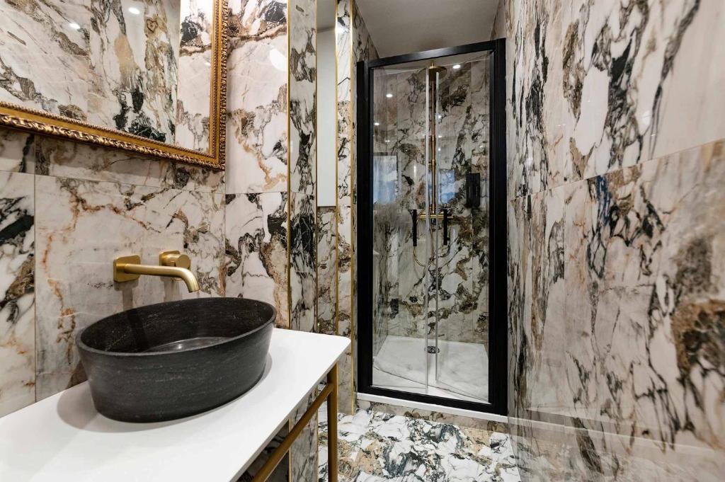 Appartements Champs Elysées - Avenue Montaigne by Studio Prestige - 3