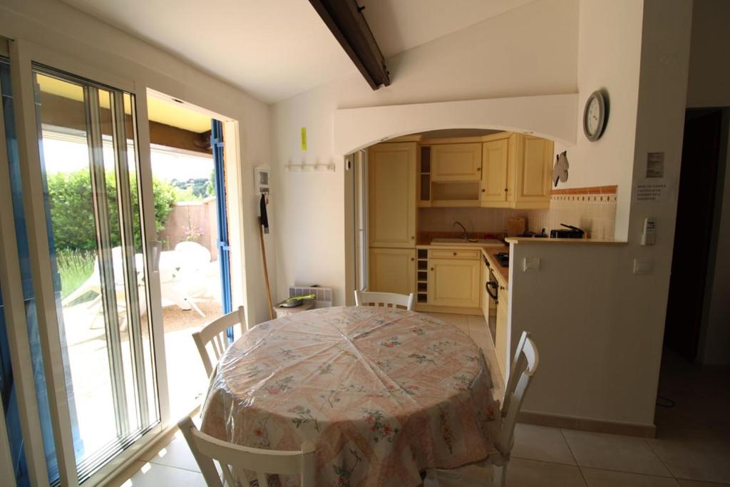 Mazet Mireille climatisé pour 4 personnes avec tennis et piscine à La Londes-Les-Maures - 5