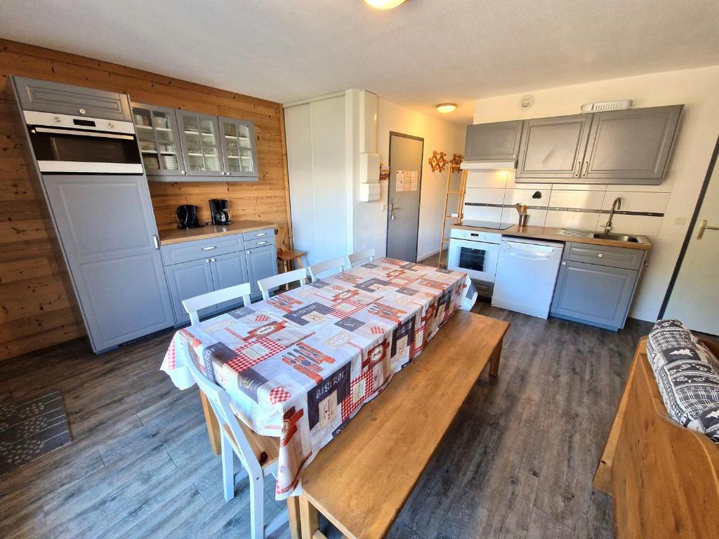 Appartement 3 Pièces + Cabine 8/10 Pers. - Cœur de Station, Proche Pistes et Commerces, 55m² - FR-1-265-191 - 1