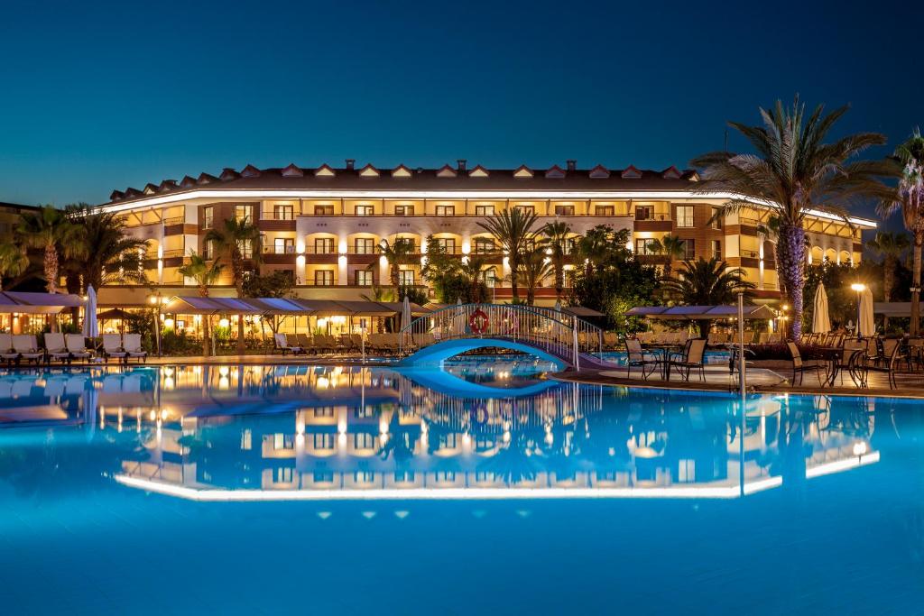 Club Hotel Turan Prince World 전경