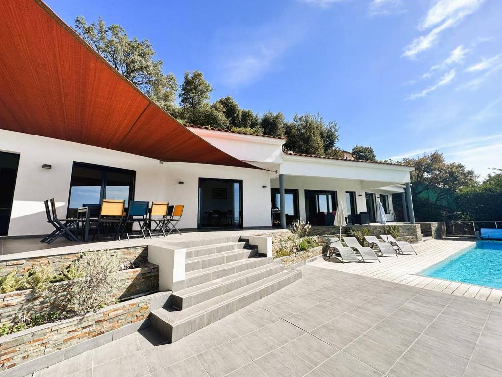 Villa Eden pour 8 personnes climatisée avec piscine chauffée et vue mer à La Londe-les-Maures - 5