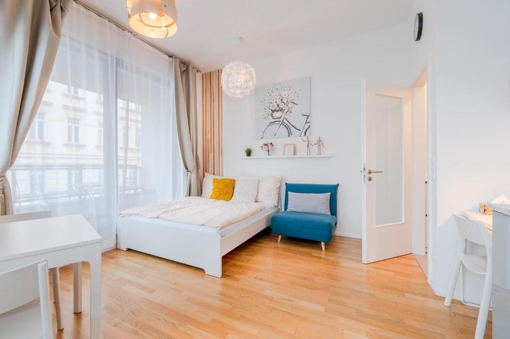 New-built Golden Luxury Studio with Balcony, Praga