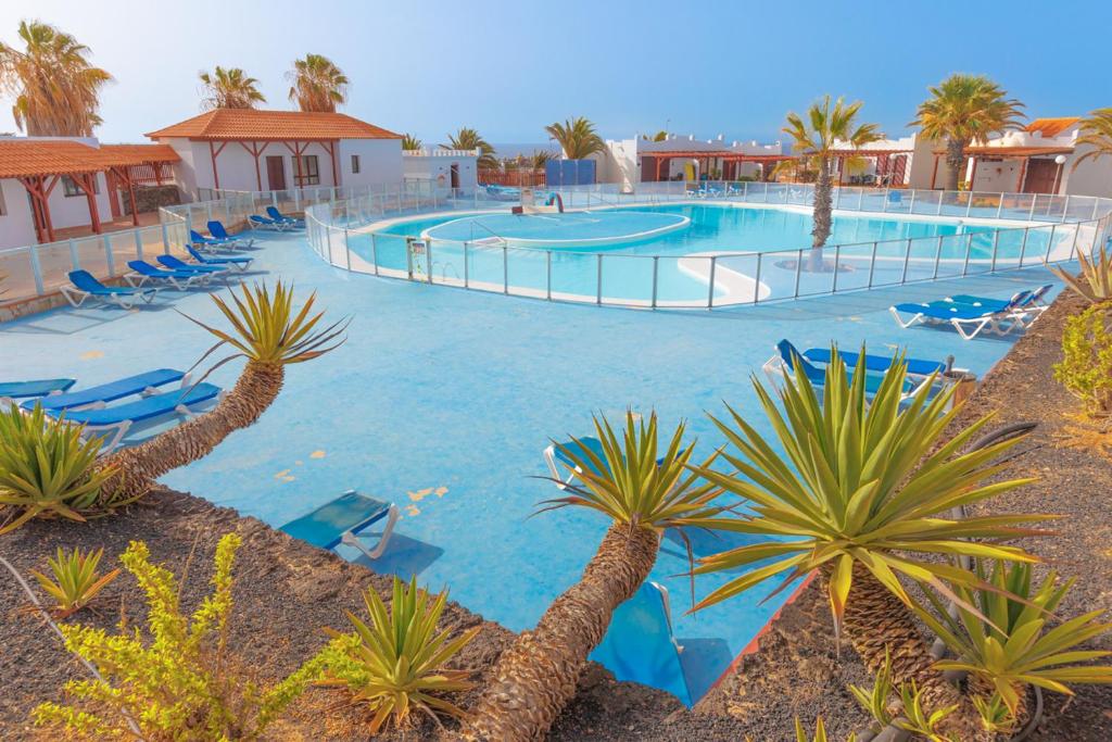 Sunny Terrace by the Pool - Relax Caleta de Fuste - 1
