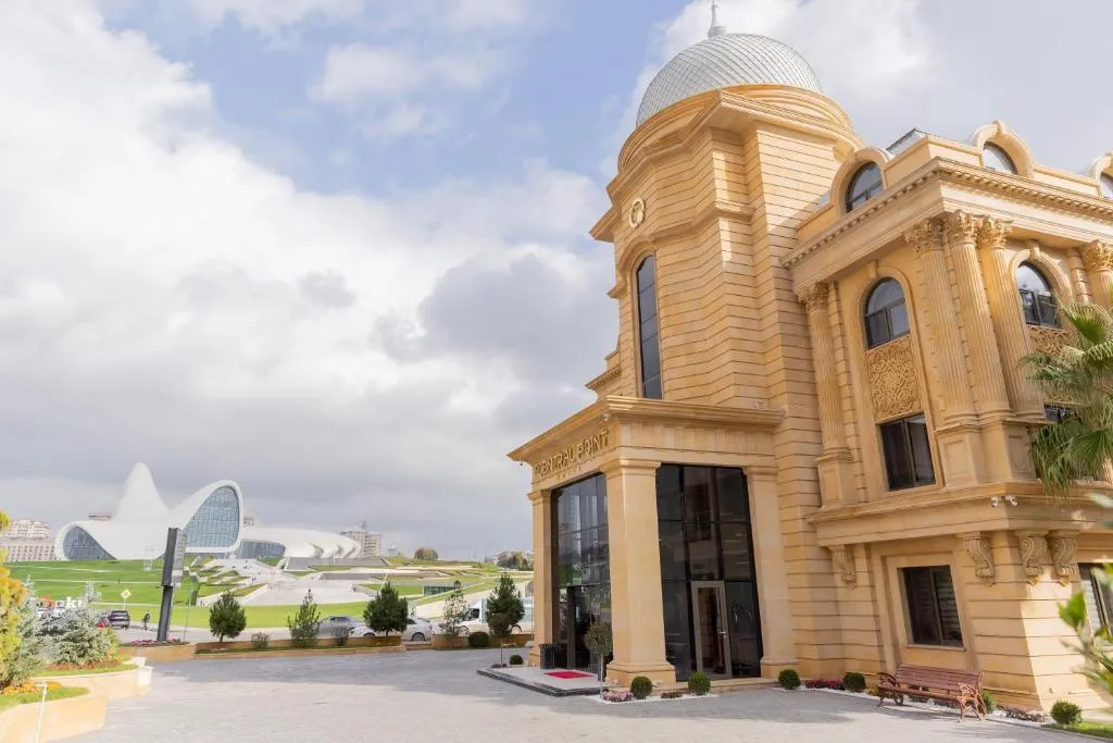 The Central Point Hotel Baku, hotel in Baku